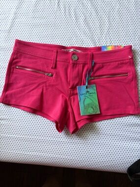 Almost Famous Bright Pink Women's Low-Rise Jean Shorts, NWT  size Large